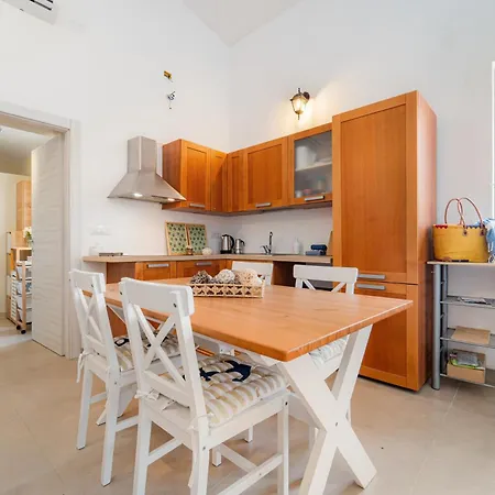 Semesterbostad Casa Vacanza- Sa Nue